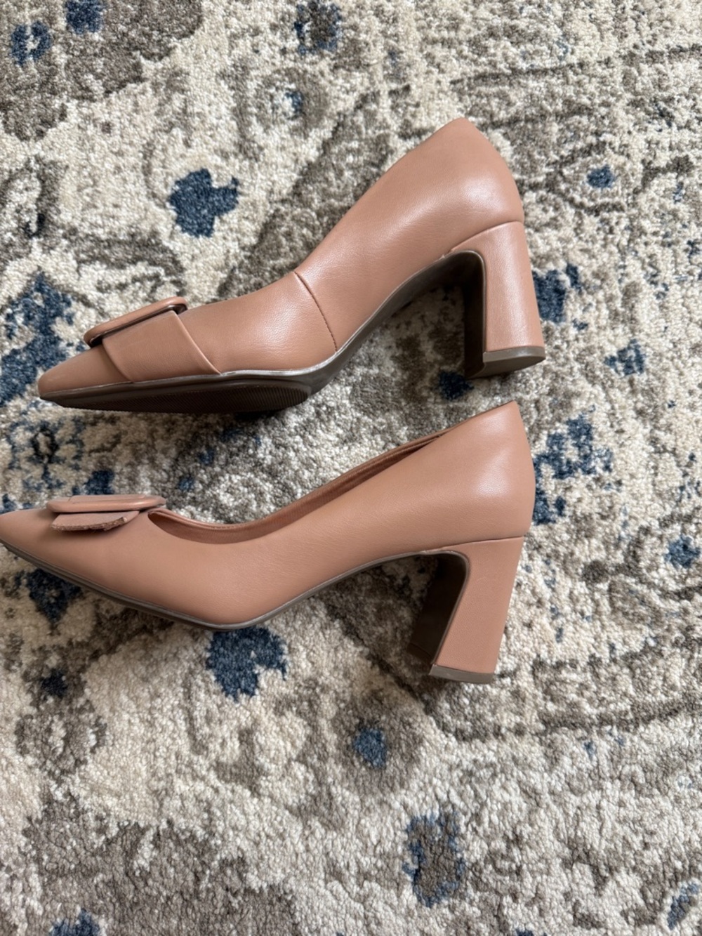 Anne Klein Heels - Picture 2 of 3